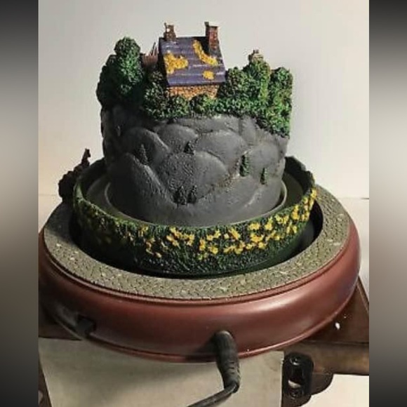 Thomas Kinkade Illuminated Glass Pumpkin "Reflections Of A Harvest Season". - Picture 7 of 10